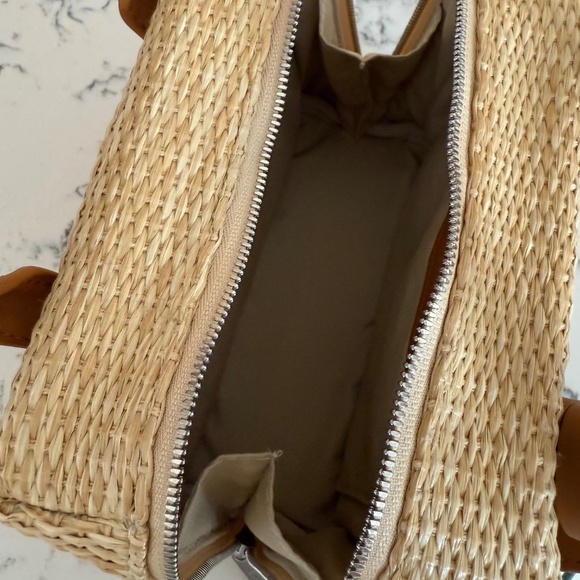 Away x White Lotus Mini Everywhere Bag - Picture 3 of 5